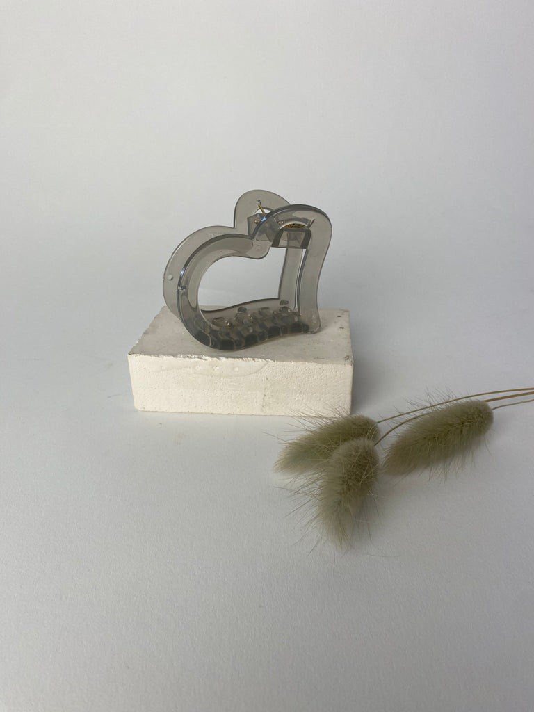 Grey transparent heart claw clip