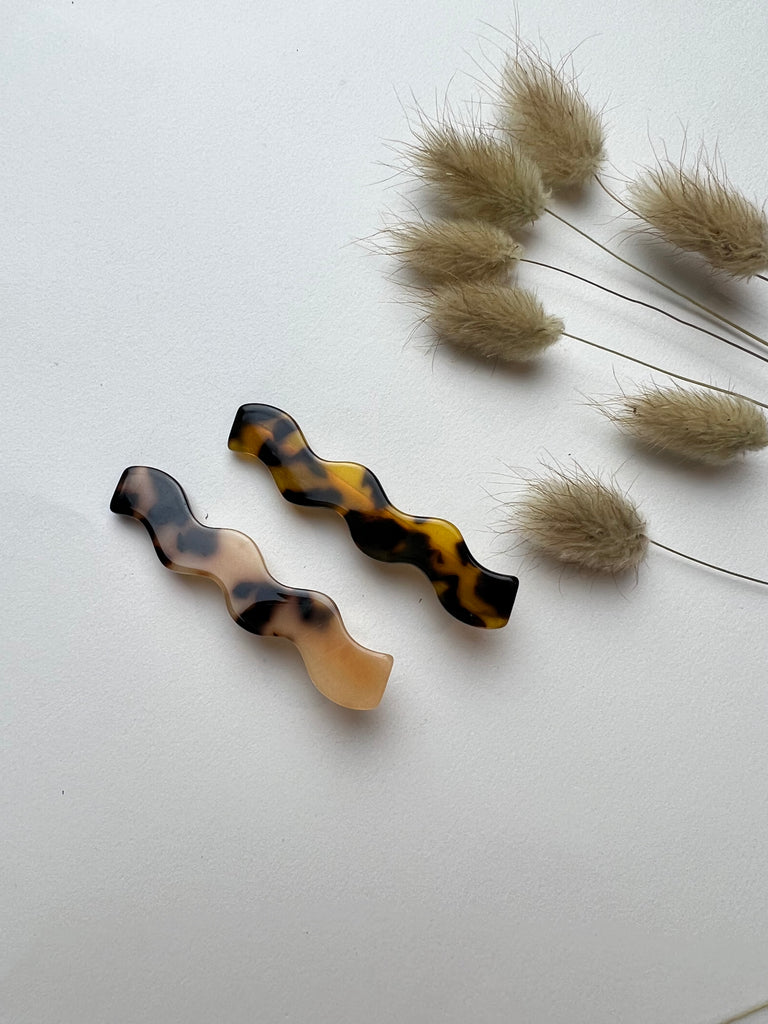 Beige Pattern Wave duo set of Hair Clips