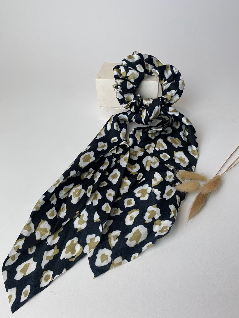 Black and gold leopard scrunchy Tie
