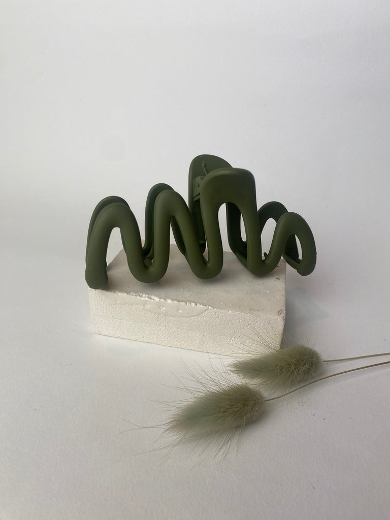 Green wave claw clip