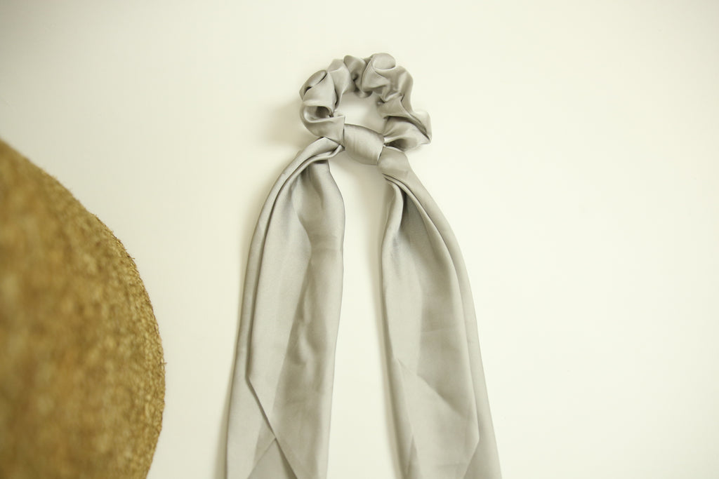 Silk grey scrunchy Tie