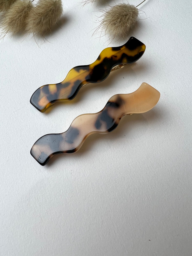 Beige Pattern Wave duo set of Hair Clips